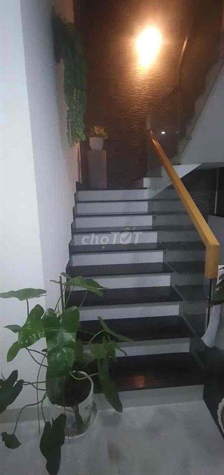 Chính chủ bán căn nhà đẹp KDC Hiệp Thành 3, DT: 5x20m, có sẳn nội thât