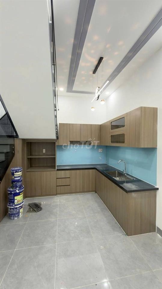 BÁN NHÀ MỸ PHƯỚC 1 TRỆT 1 LẦU 3 PHÒNG NGỦ, 3WC, CÓ SÂN ĐẬU Ô TÔ
