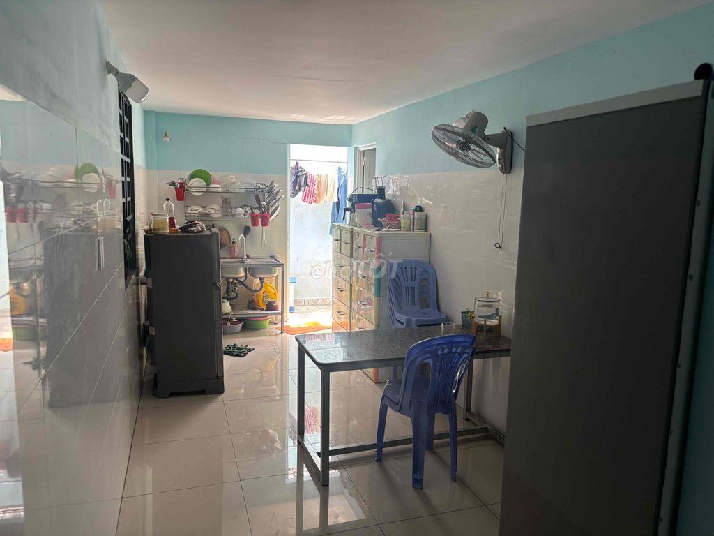 cần bán Nhà cấp 4 gác lửng 3 phòng ngủ đường 06 tái đinh cư phú Chánh