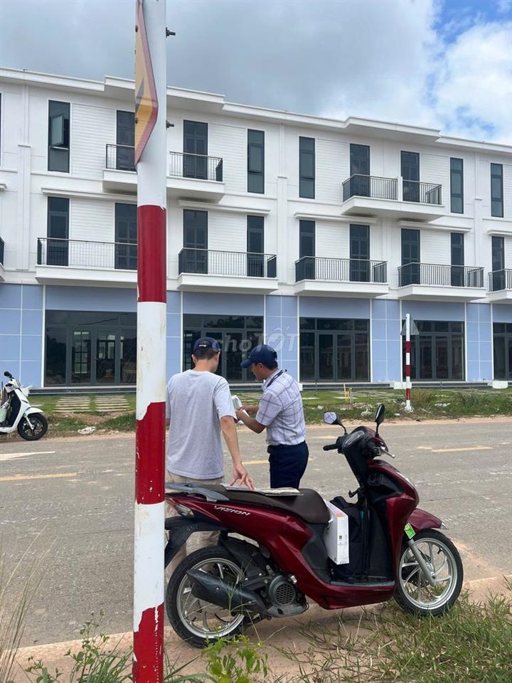GREEN CITY – SHOPHOUSE 2 MẶT TIỀN ĐƯỜNG D27  kinh doanh buôn bán tốt