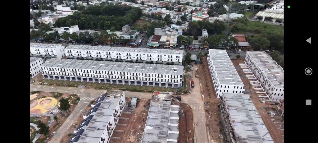 GREEN CITY – SHOPHOUSE 2 MẶT TIỀN ĐƯỜNG D27  kinh doanh buôn bán tốt