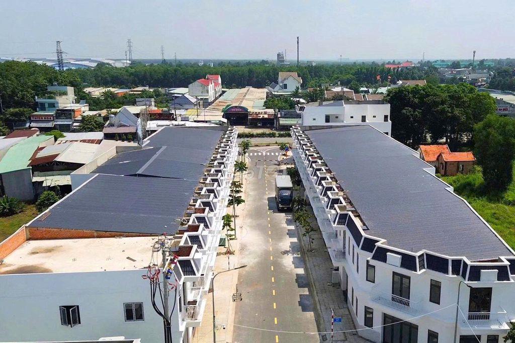Bán căn góc diện tích 197m vuông , có gara ô tô, 2 tầng 3 phòng ngủ