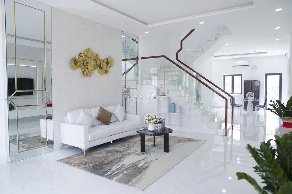 Bán nhà phố thương mại Gia Khải Luxury, 2,6 tỷ, 120m2, mặt tiền 4.5m