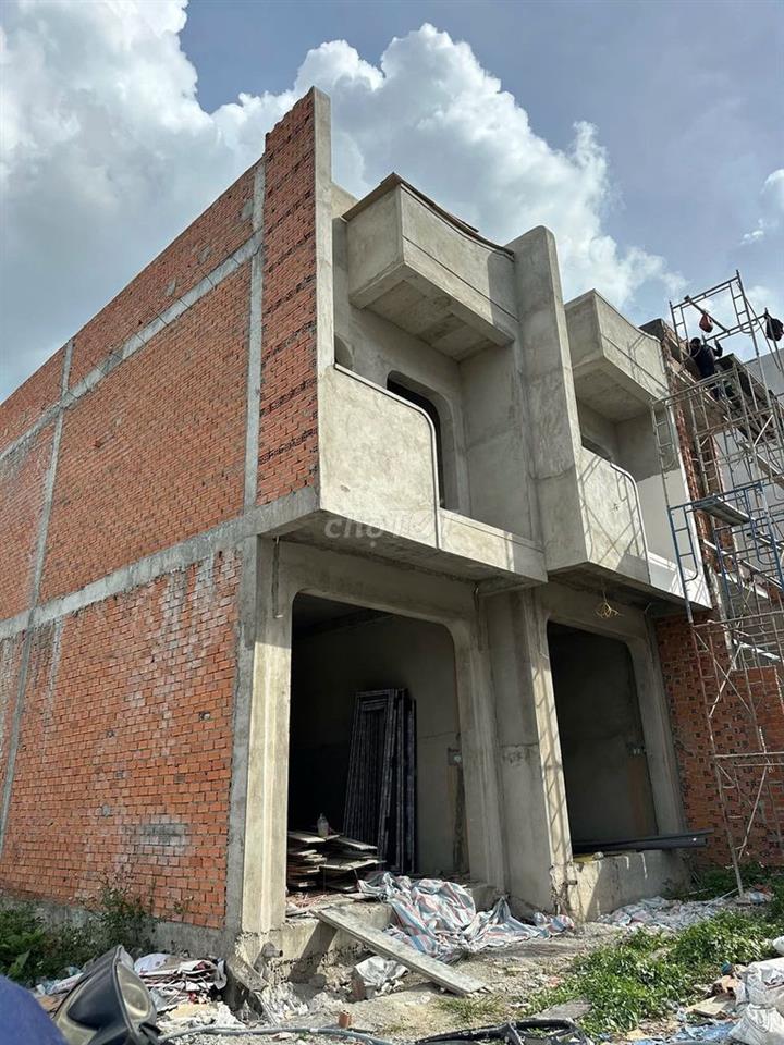 Bán nhà Thủ Dầu Một 120m2, đường xe hơi, ngay bệnh viện Hoàn Mỹ