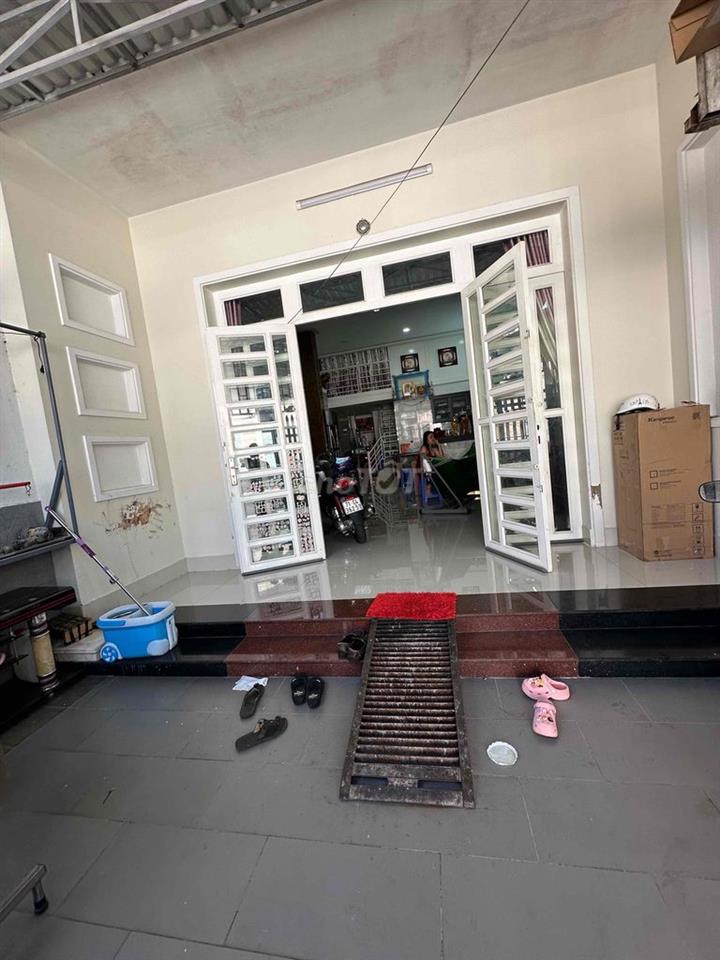 cần ra nhà cấp 4gác lững đẹp