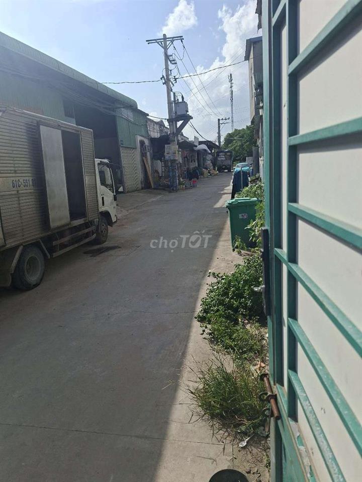bán nhà  2mat tiền  4x22 cach ngã 6 an phú 500m