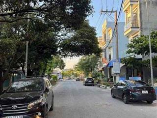 nhà phố đường lớn,  thông, vỉa hè kinh doanh tốt