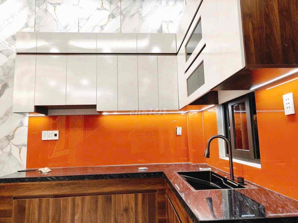 nhà phố đường lớn,  thông, vỉa hè kinh doanh tốt