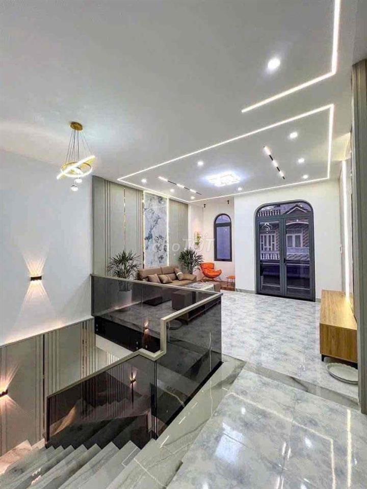 chủ đi định cư Nga gửi bán gấp nhà sổ SHR ở UBND Thới Hoà 80m2 1ti920