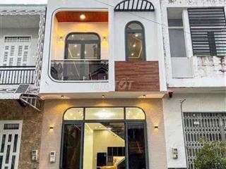 chủ đi định cư Nga gửi bán gấp nhà sổ SHR ở UBND Thới Hoà 80m2 1ti920