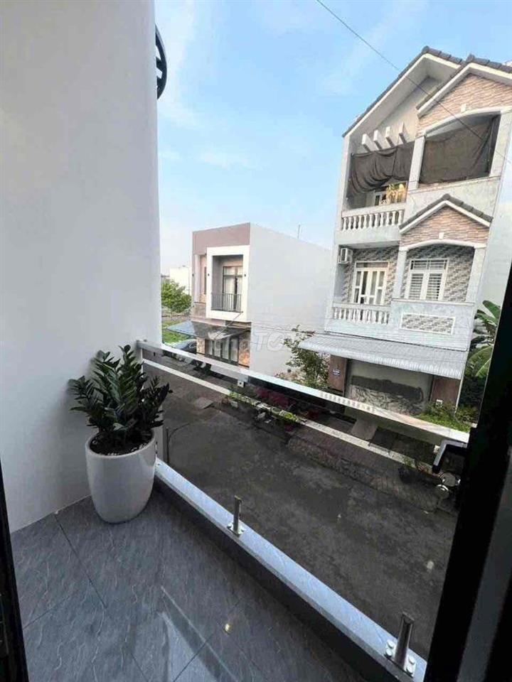 chủ đi định cư Nga gửi bán gấp nhà sổ SHR ở UBND Thới Hoà 80m2 1ti920