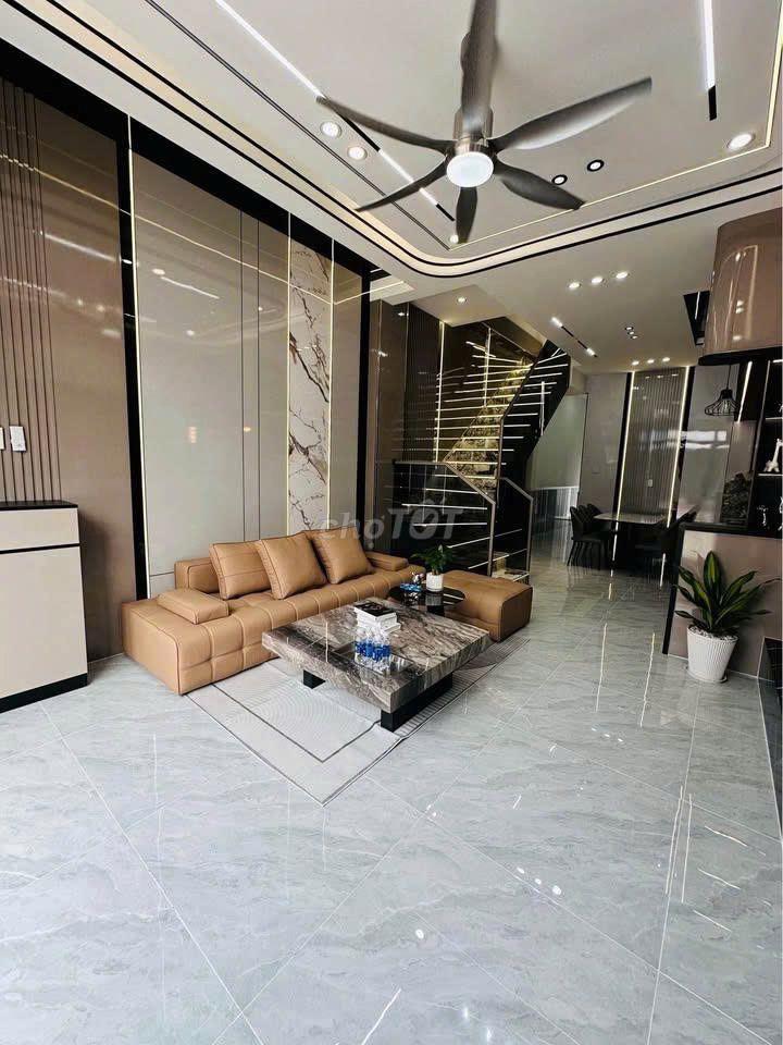Nhà trung tâm Thủ Dầu Một - 1 trệt 1 lầu - Sổ Hồng riêng - Chỉ 2,8 tỷ