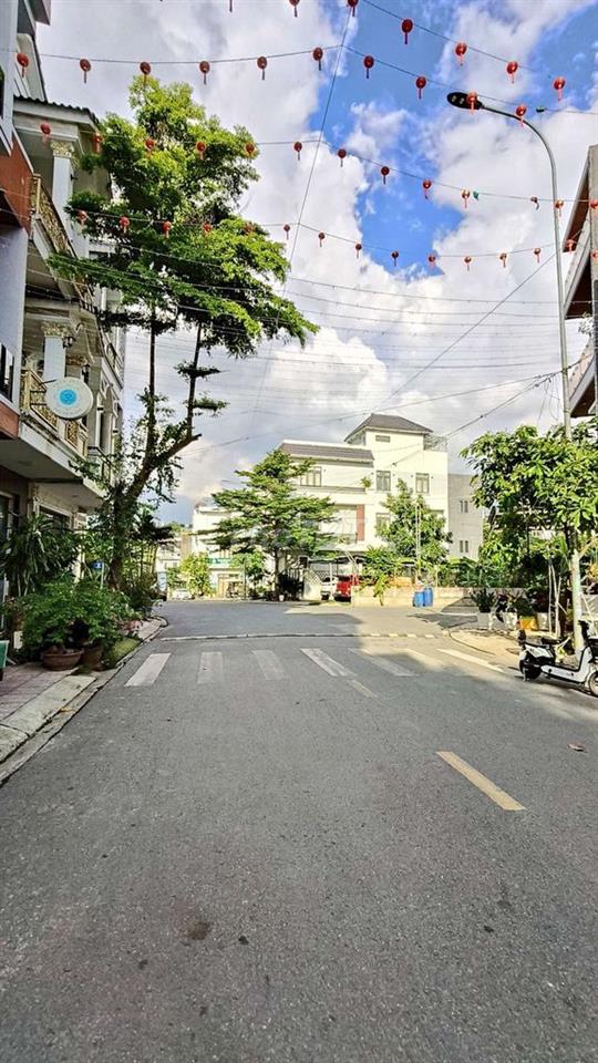 BÁN NHÀ CHÍNH CHỦ PHÚ HỒNG THỊNH 8 