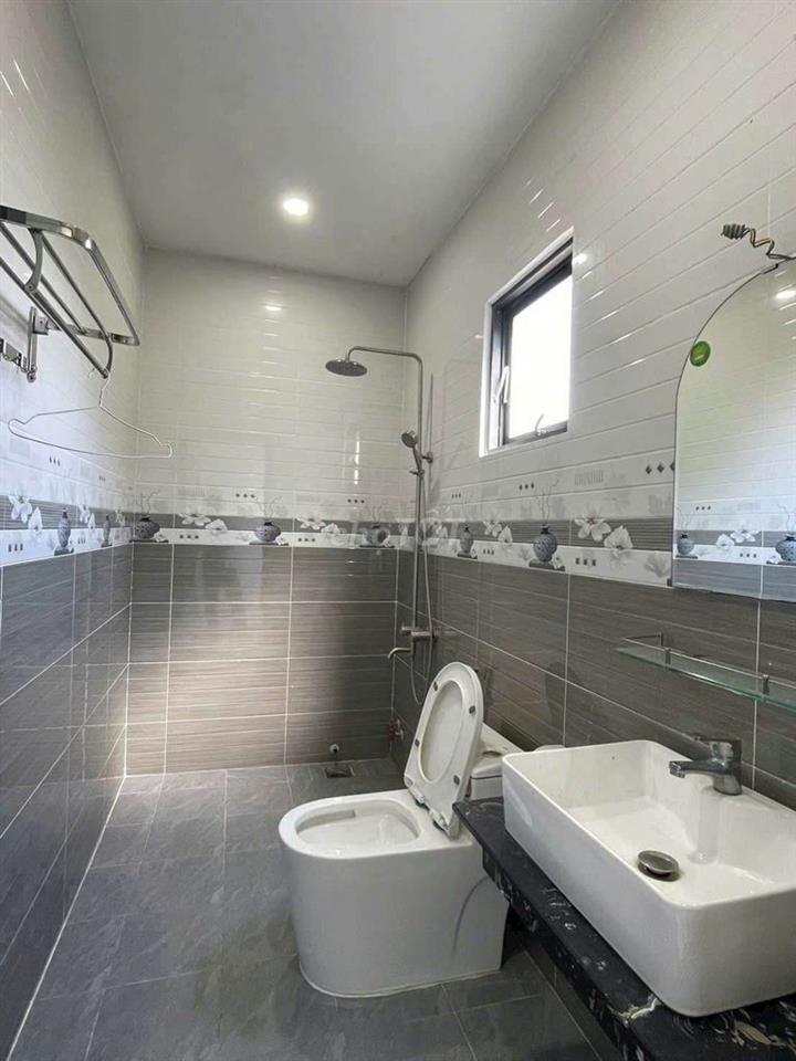 Cho thuê nhà 4pn 4wc Dx057 Phú Mỹ gần tp mới