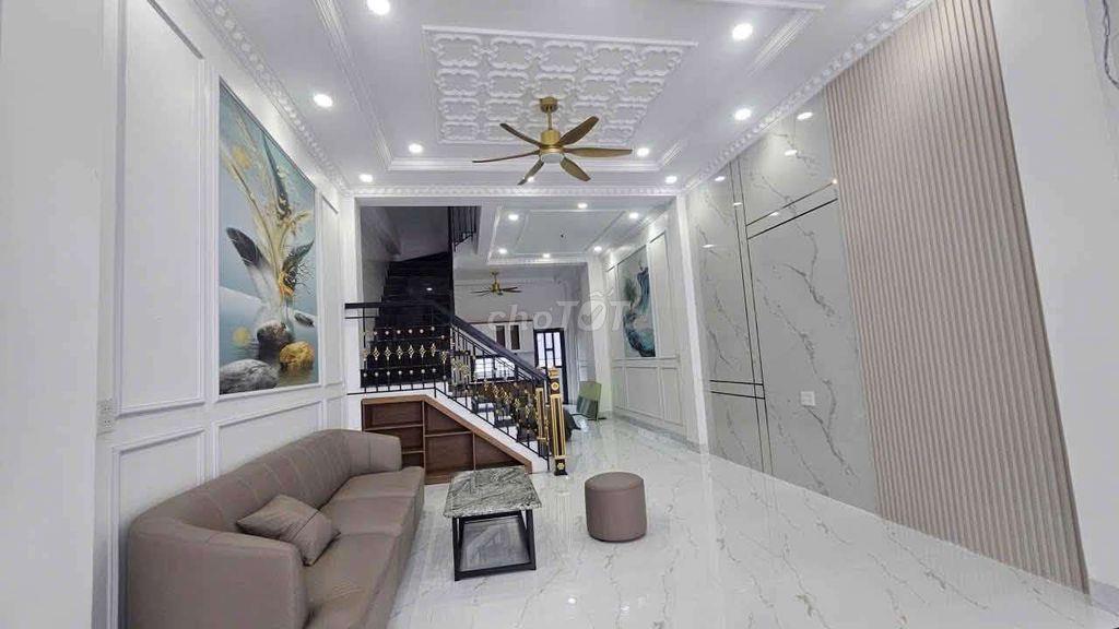 Cho thuê nhà gần ngã tư siza Phú Lợi 4pn 4wc full nội thất