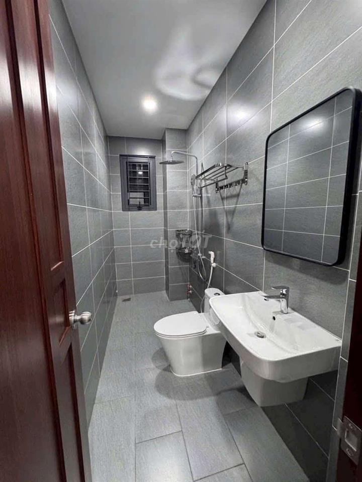 Cho thuê nhà gần ngã tư siza Phú Lợi 4pn 4wc full nội thất