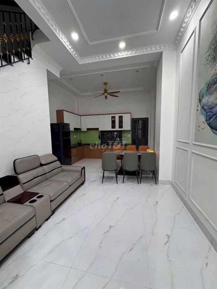 Cho thuê nhà gần ngã tư siza Phú Lợi 4pn 4wc full nội thất