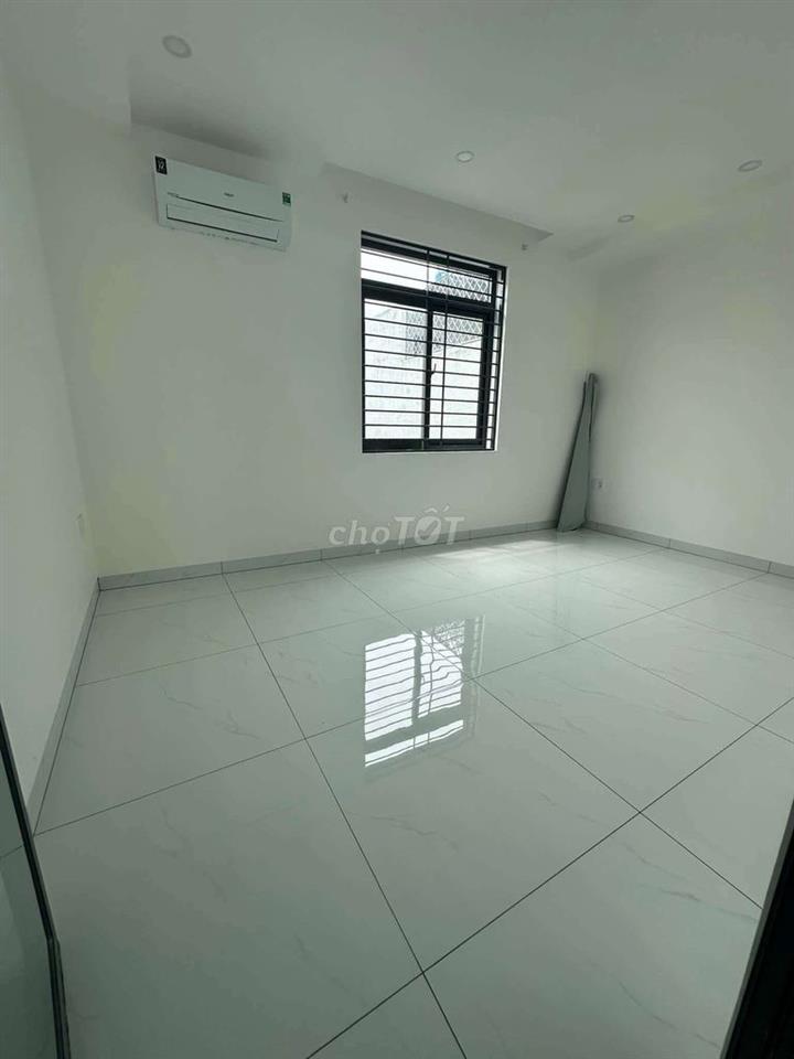 Cho thuê nhà 7pn 5wc có thang máy đuờng Hoàng Hoa Thám Phú Lợi