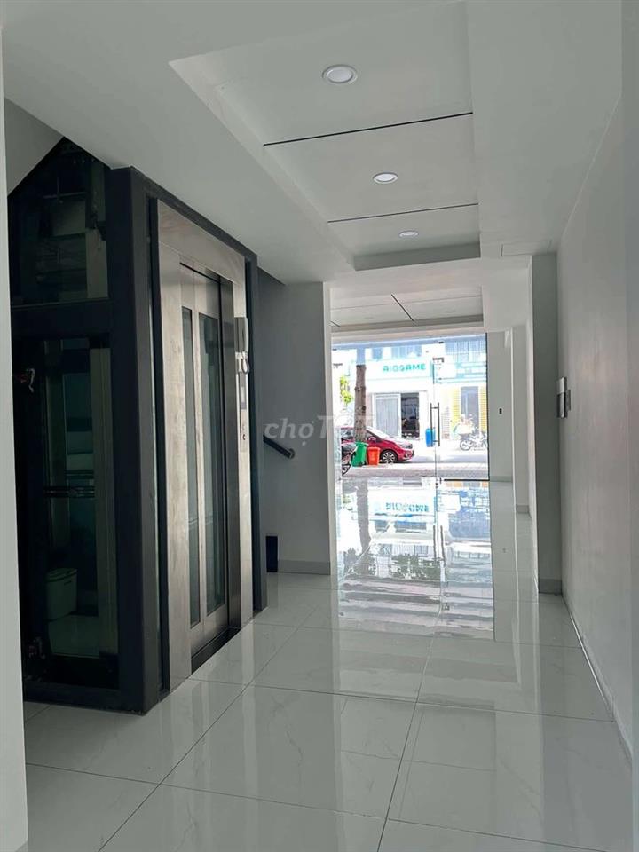 Cho thuê nhà 7pn 5wc có thang máy đuờng Hoàng Hoa Thám Phú Lợi