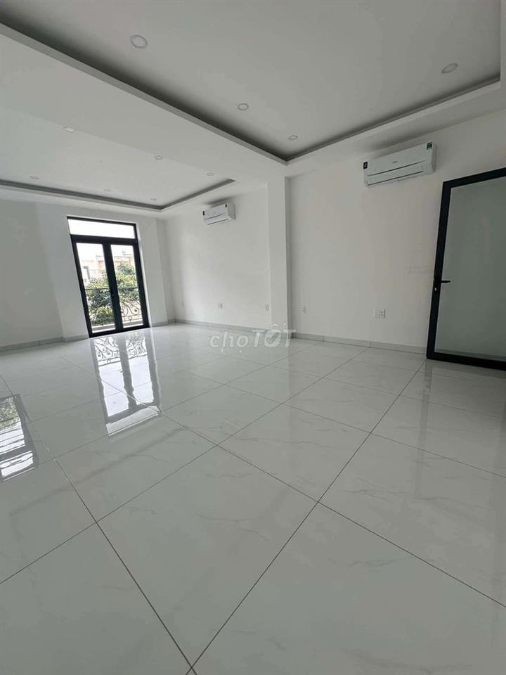 Cho thuê nhà 7pn 5wc có thang máy đuờng Hoàng Hoa Thám Phú Lợi