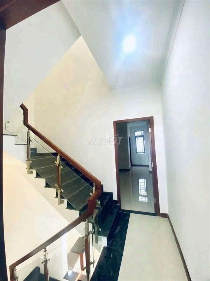 Cho thuê nhà Mặt Tiền KD gần ngã ba Chiêu liêu Dĩ An