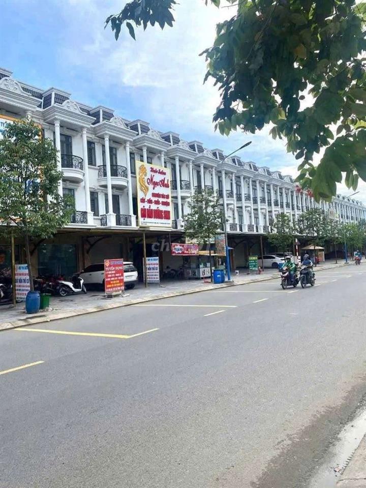 Cho thuê nhà Mặt Tiền KD gần ngã ba Chiêu liêu Dĩ An