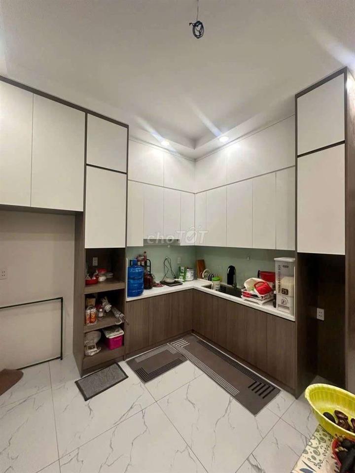 Cho thuê nhà 1 Trệt 2 Lầu gần ngã ba Chiêu liêu Dĩ An