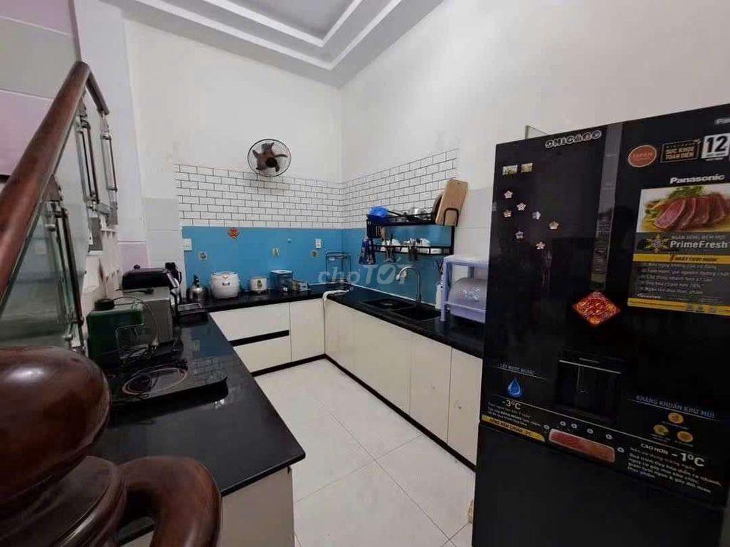 Cho thuê nhà 1 Trệt 2 Lầu gần Làng Đại học và chợ Đông Hoà