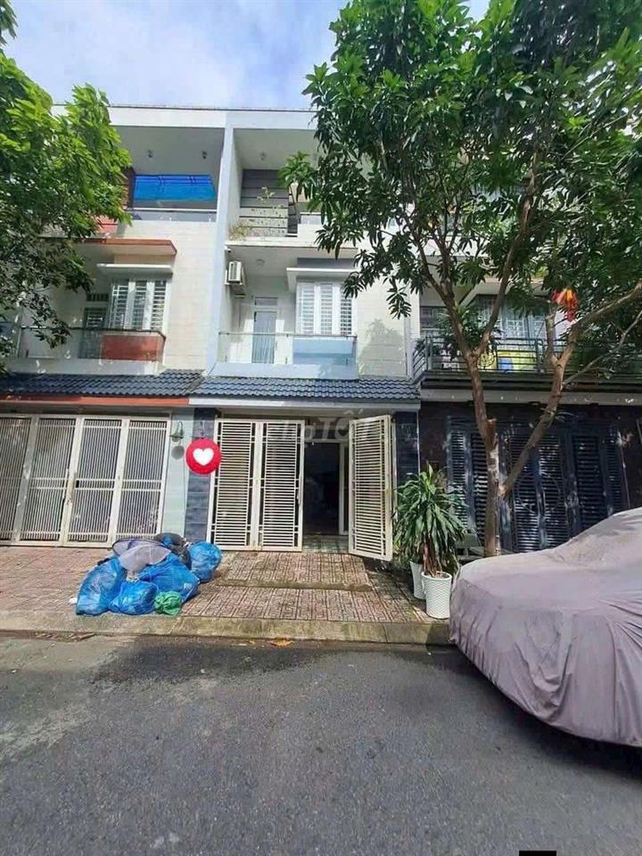 Cho thuê nhà 1 Trệt 2 Lầu gần Làng Đại học và chợ Đông Hoà