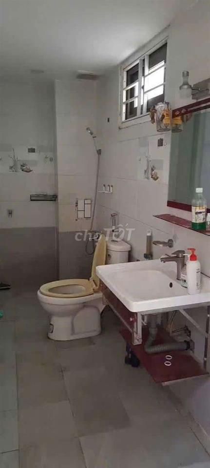 Cho thuê nhà 1 Trệt 2 Lầu gần Làng Đại học và chợ Đông Hoà