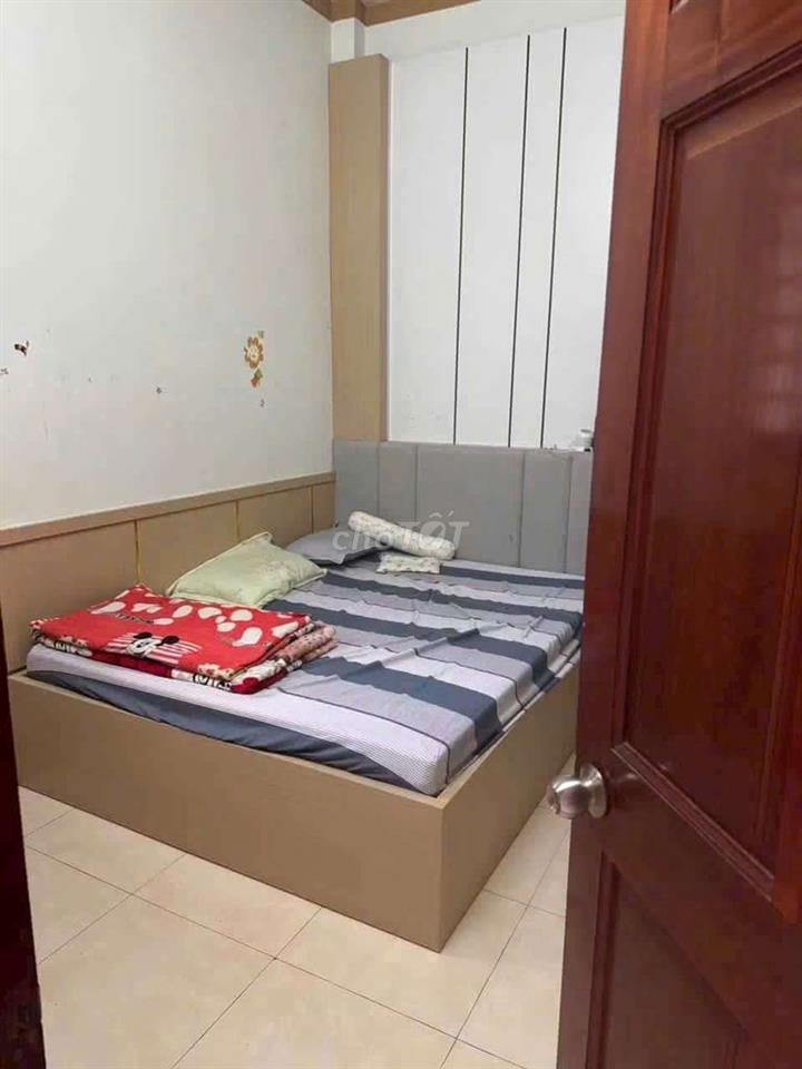 Cho thuê nhà Lầu Trệt gần ngã tư Chiêu liêu Dĩ An