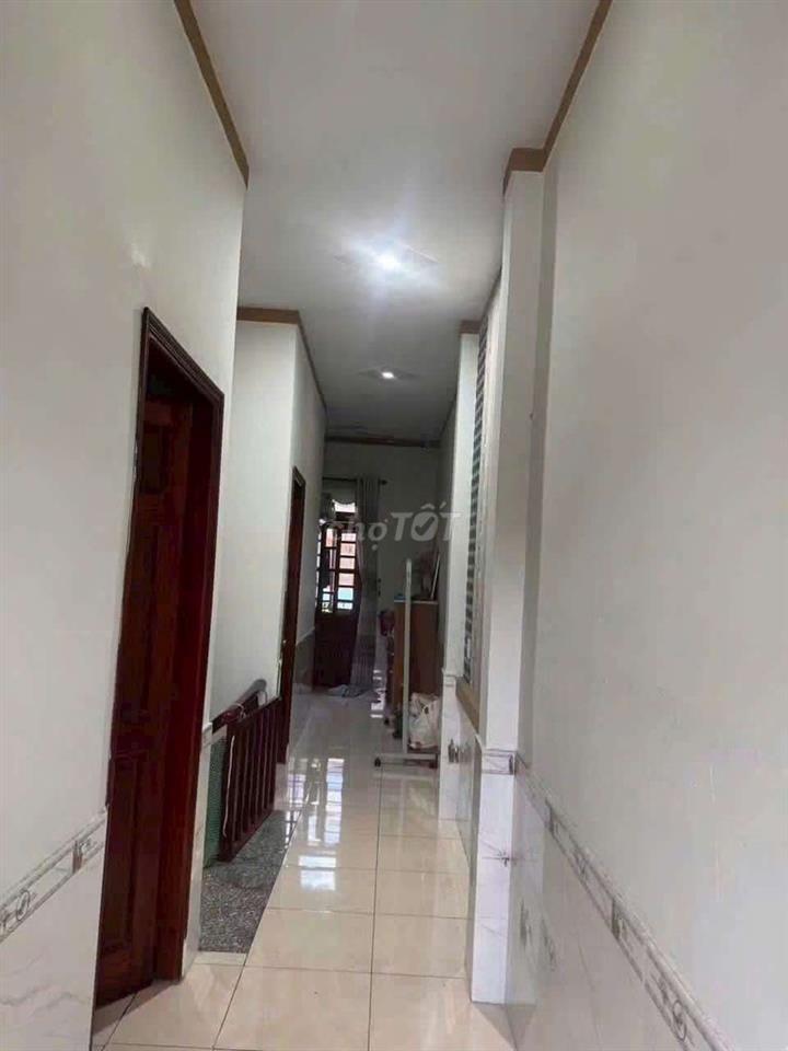 Cho thuê nhà Lầu Trệt gần ngã tư Chiêu liêu Dĩ An