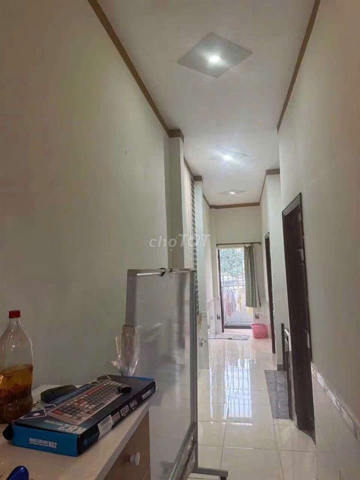 Cho thuê nhà Lầu Trệt gần ngã tư Chiêu liêu Dĩ An