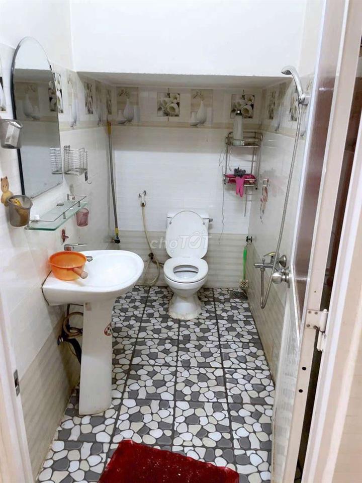 Cho thuê nhà Lầu Trệt gần Ký túc xá khu b và siêu thị Go Dĩ An