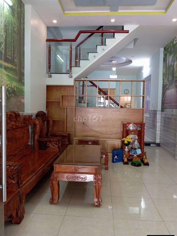 Cho thuê nhà Sân Xe Hơi gần sân vận động Đông Hoà
