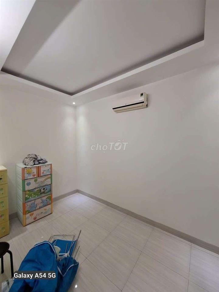 Nhà cho thuê 1 Trệt 2 Lầu gần Vincom 550 Dĩ An