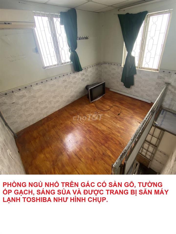 Nhà 100m2 sát đường lớn, kế công viên, 5 phòng, 3 phòng ngủ, 2 sân xe