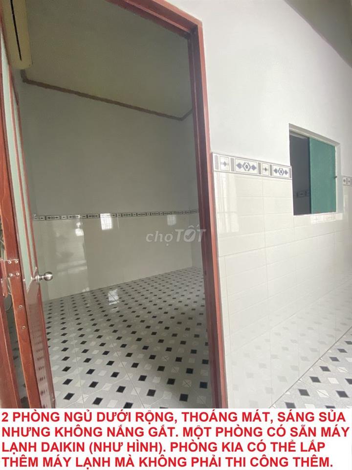 Nhà 100m2 sát đường lớn, kế công viên, 5 phòng, 3 phòng ngủ, 2 sân xe