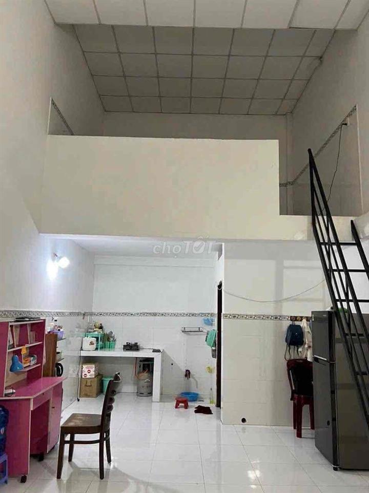 Cho Thuê Mặt Bằng để ở hoặc kinh doanh đối diện cổng sau Đại Nam.