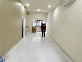 Cho thuê nhà 1 trệt 2 Lầu 3 Phòng ngủ 4 máy lạnh ngã tư Bình Chuẩn BD