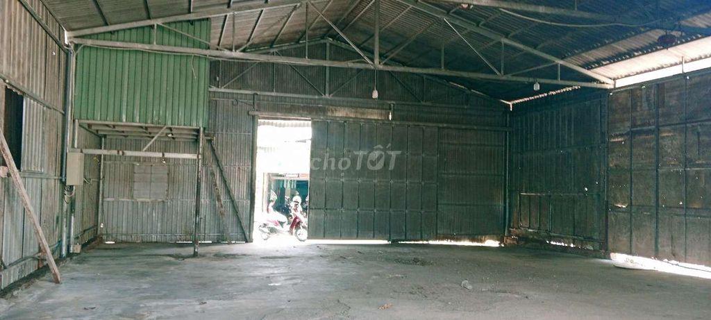Cho thuê 400m2 xưởng Khánh Bình giá 12 tr/ tháng có điện 3 pha