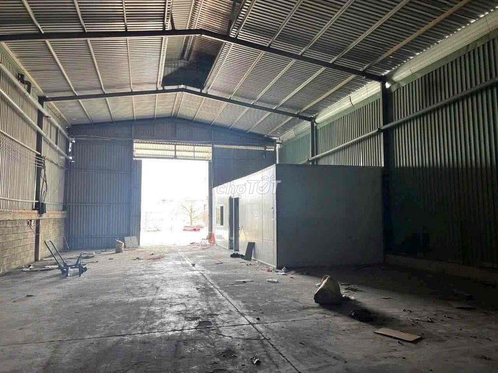 Cho Thuê Xưởng 860m2/ 30 triệu Tân Uyên Bình Dương