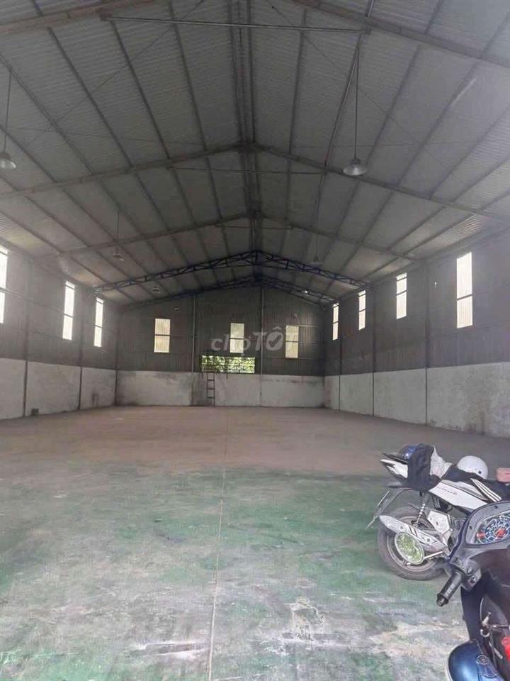 Cho thuê 800m2 / giá 35 tr có bình điện sx đa ngành nghề