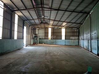 Cho thuê xưởng 300m2 Tân Phước Khánh Giá 12 tr có điện 3 pha, có vp