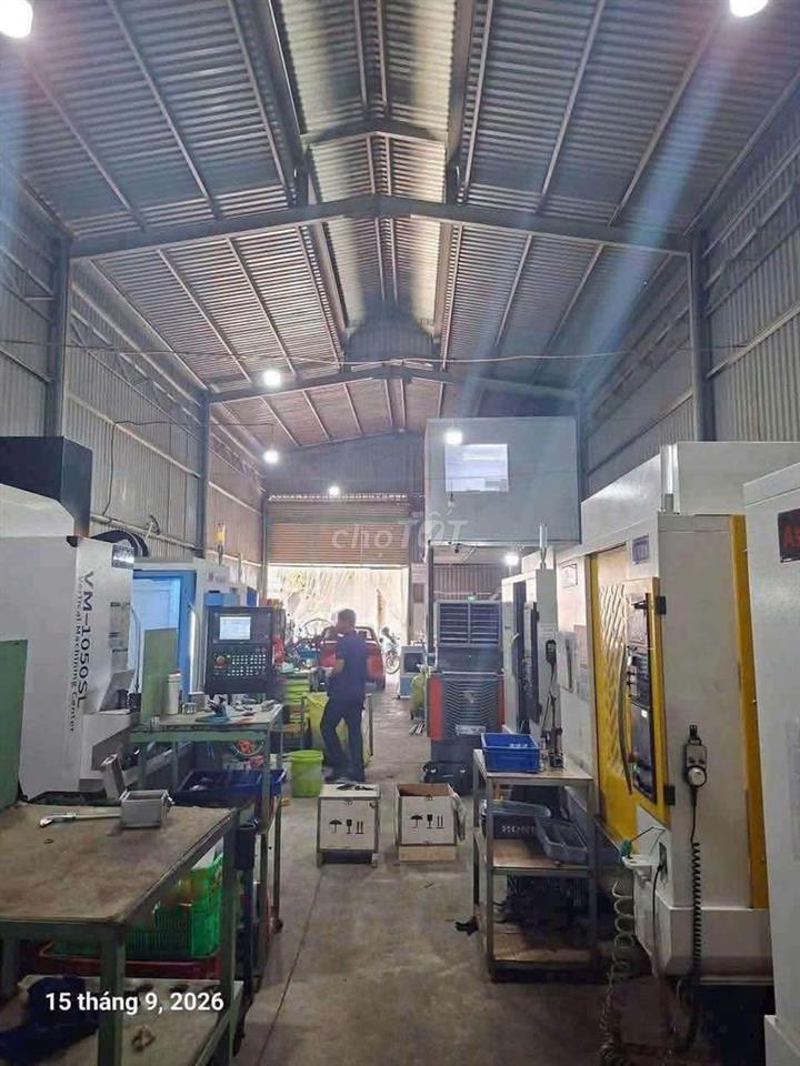 Cho thuê xưởng 240m2 Cao ráo đường container Tân Bình _ Dĩ An BD