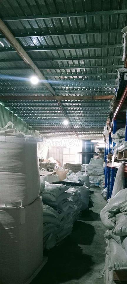 cho thuê 400m2 Tân Phước Khánh đường Container có bình điện