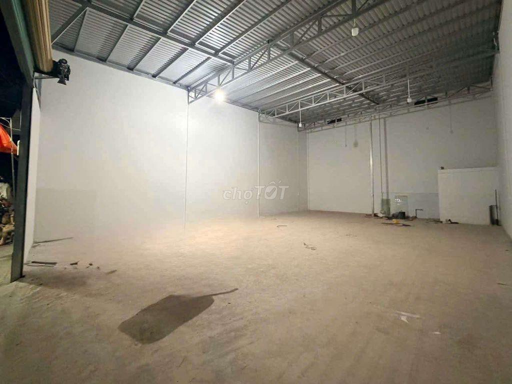 Cho thuê kho mới xây 200m2 giá 7 triệu/ tháng 