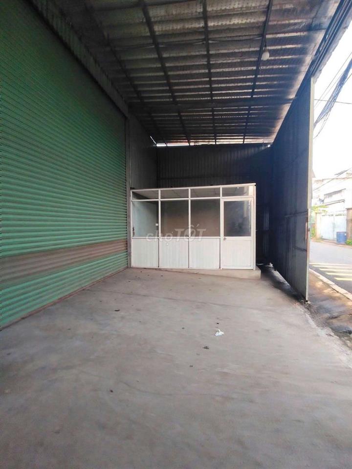 Cho thuê xưởng Tân Phước Khánh 370m2 có văn phòng có điện 3 pha 