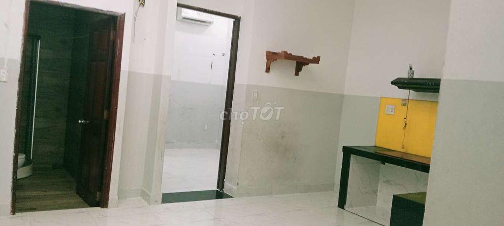 Cho thuê nhà nguyên căn kdc Việt Sing sân oto giá 8 tr/ tháng 