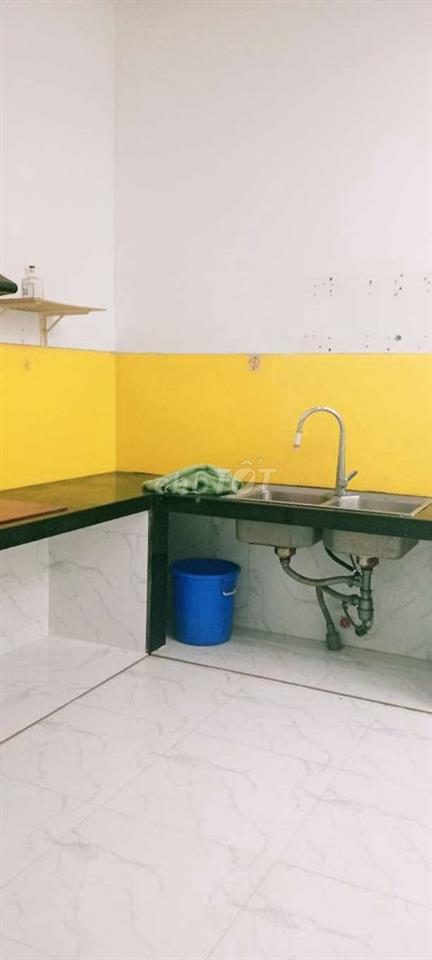 Cho thuê nhà nguyên căn kdc Việt Sing sân oto giá 8 tr/ tháng 